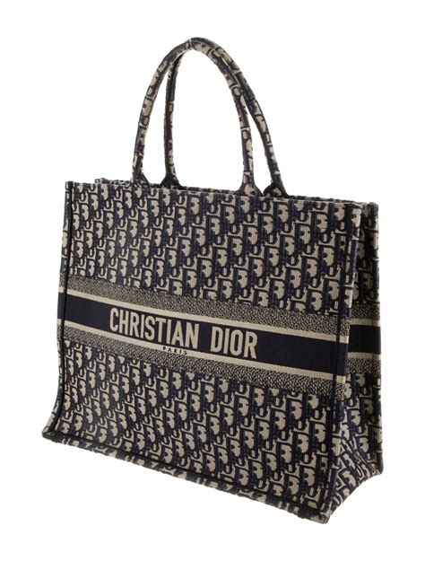 christian dior sac nouvelle collection|christian dior book tote price.